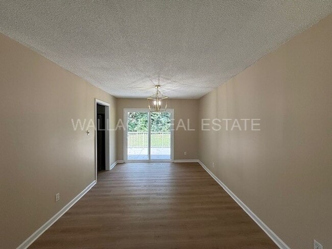 Photo - UPDATED 4 BEDROOM IN CRESTWOOD HILLS IN W. KNOXVILLE