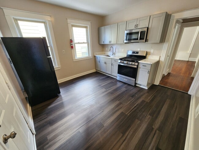 Photo - 137 Washington St Unit Apt 1