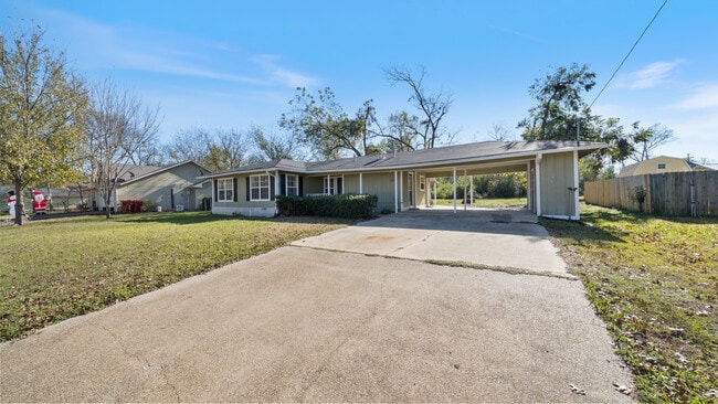 Photo - 403 Prairieville St