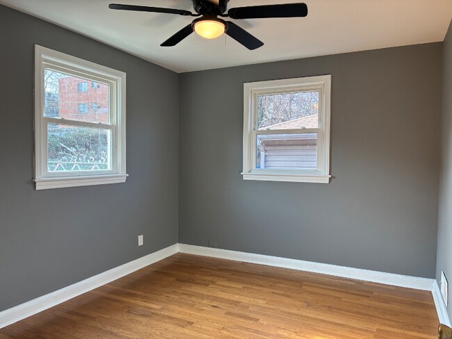 Photo - 5105 Ayers Pl SE