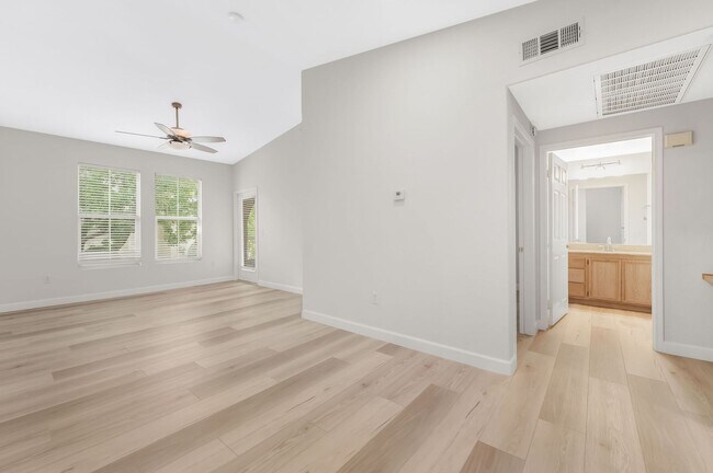 Photo - 9975 Peace Way