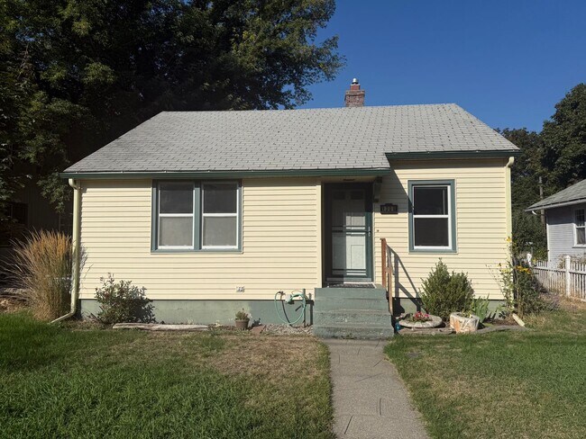 Building Photo - Spokane Bungalow Rental