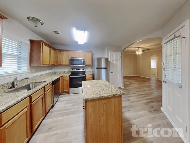 Photo - 117 Magnolia St