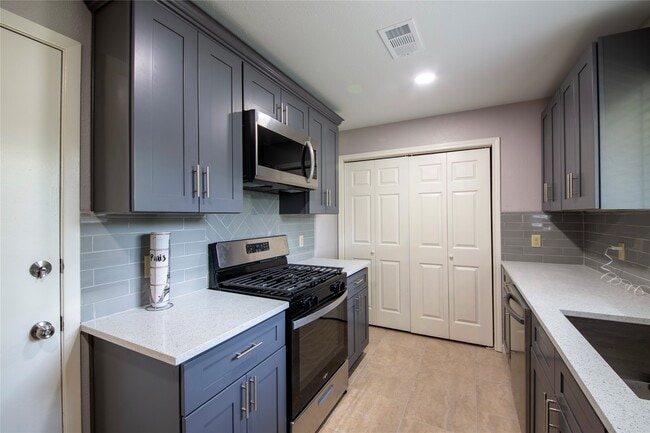 Photo - 1011 Twinbrooke Dr