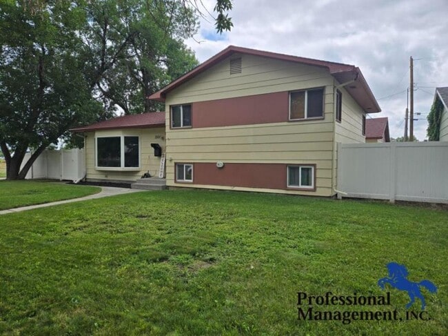 Building Photo - 4 bedroom in Billings MT 59102 Rental