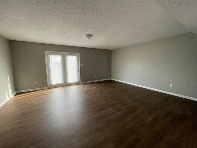 Photo - 205 Tanbark Dr