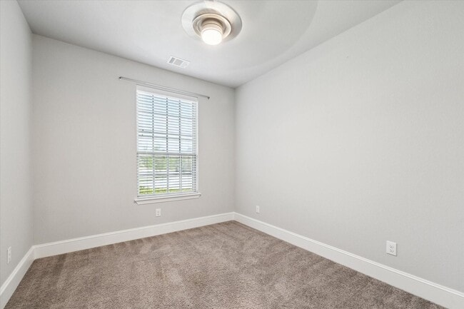 Photo - 1010 Bat Hawk Ct