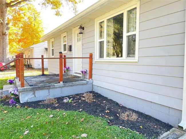 Photo - 2617 E 6th St