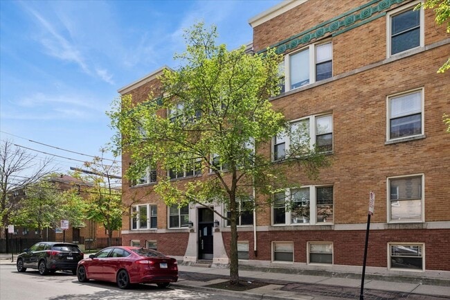 Building Photo - 1217 W Sunnyside Ave
