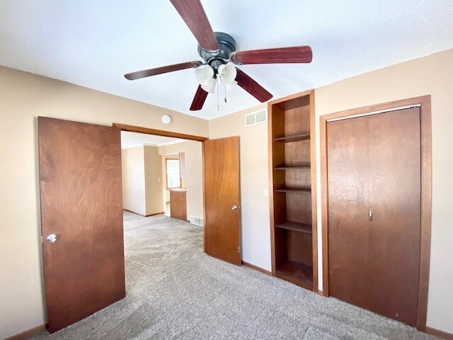 Photo - 3330 52nd St