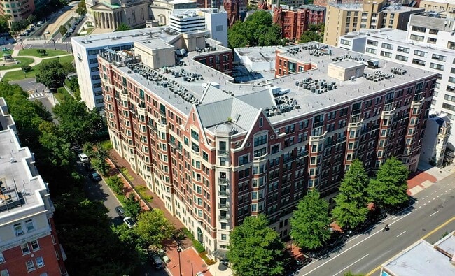 1301 Thomas Circle