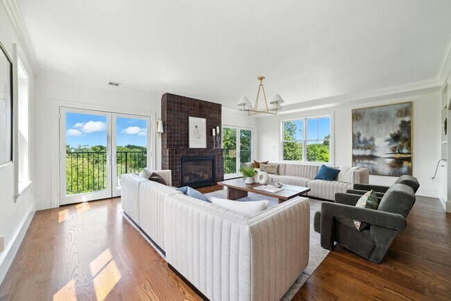 Photo - 197 Winchester St Unit 197