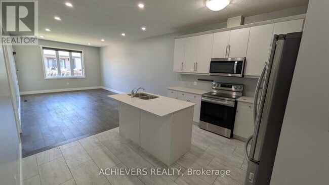 Photo - 2272 Evans Blvd