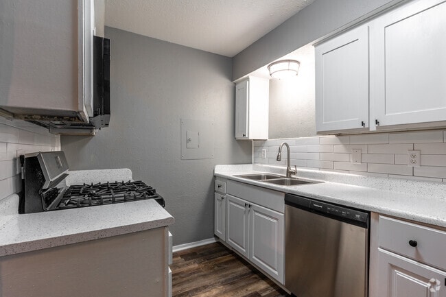 3BD - 2BA - 1,050SF