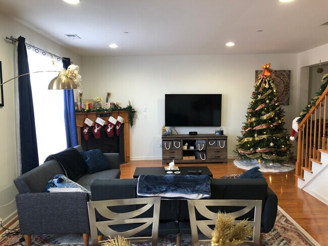 . Living/Dining Area - 45 Swing Bridge Ln Unit Condo