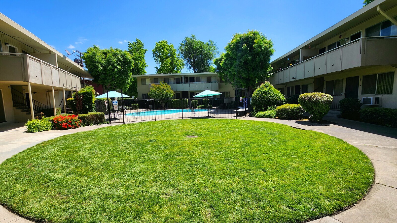 Photo - Palms Apartments