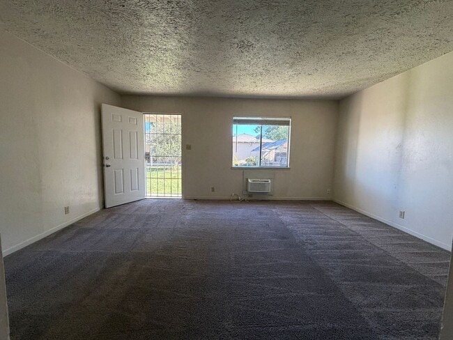 Photo - 1061 E Monte Vista Ave