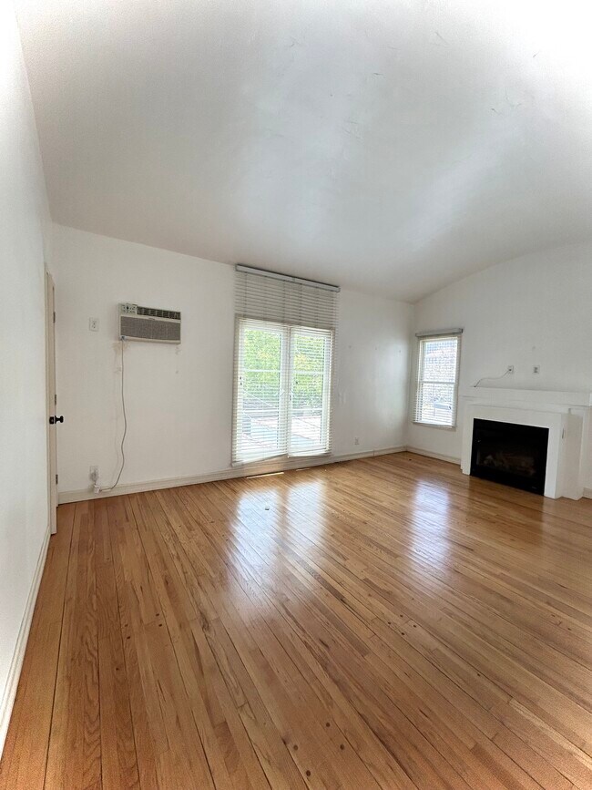 Photo - 9952 Robbins Dr