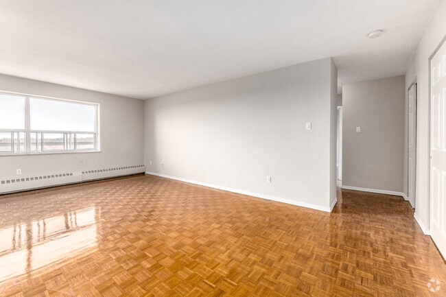 Interior Photo - 1265 Sixth Line