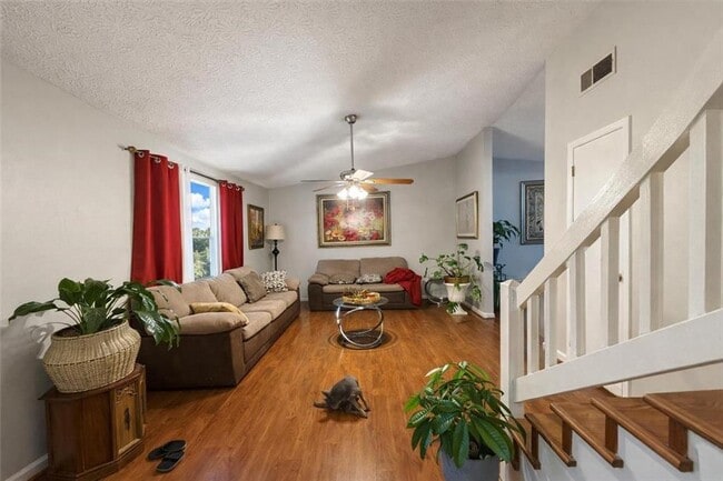 Photo - 1136 Samuel Dr