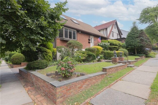 Photo - 55 W Devonia Ave