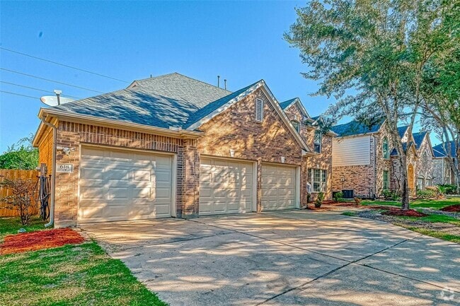 Building Photo - 618 Silver Creek Cir Rental