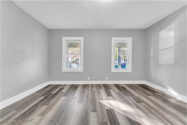 Photo - 2115 W 96th St