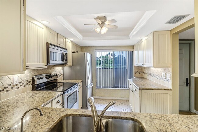 Photo - 7430 Lake Breeze Dr Unidad 206