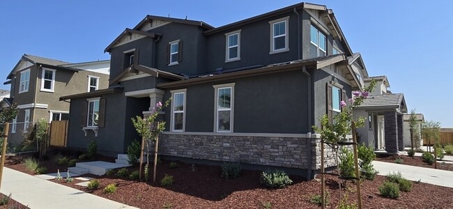 Building Photo - Brand New 2025 Solar-Powered 4 Bed, 3 Bath... Rental