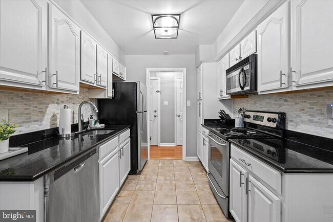 Photo - 3332 Spring Ln Unit C-10