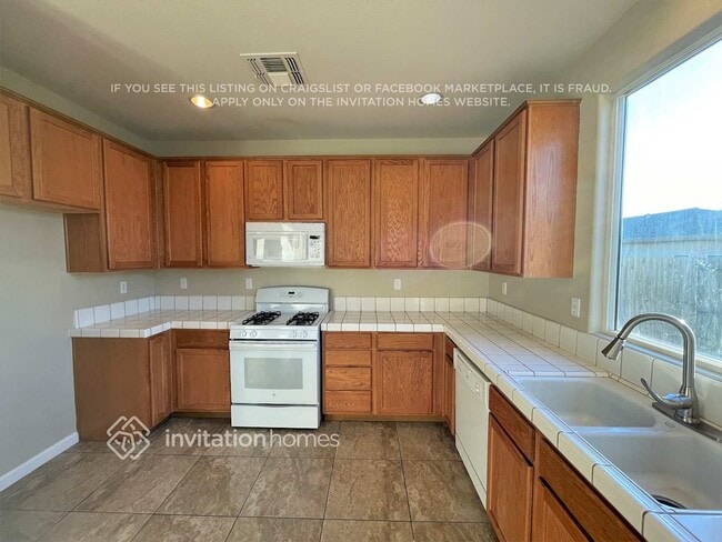 Photo - 7584 La Mancha Way