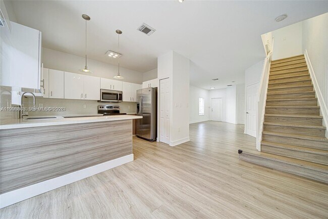 Photo - 8432 NW 107 Ct