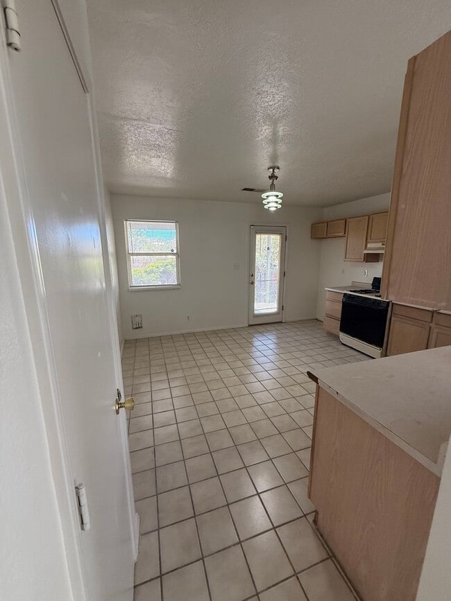 Photo - 629 Santa Fe Meadows Dr NE