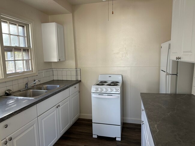 Photo - 927 E Whitman St