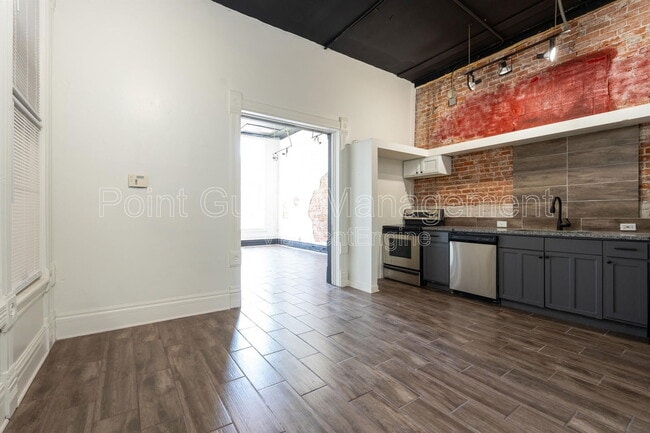 Building Photo - 518 E Douglas Ave Unit 1 Rental