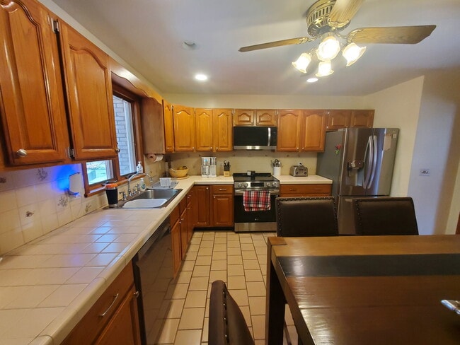 Photo - 302 Westwood Rd