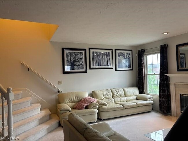 Photo - 1944 E 82nd St