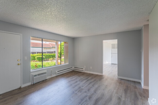 Photo - Del Coronado Apartments