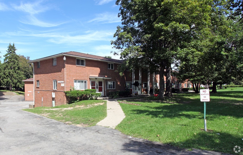 Emerald Estates Apartments
