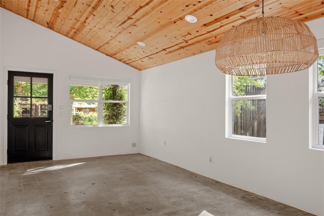 Photo - 2007 Haskell St