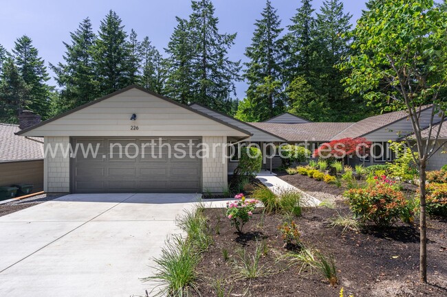 Beautifully fully remodeled Lake Oswego Du... - Beautifully fully remodeled Lake Oswego Du... Casa