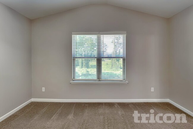 Photo - 138 Spring Knoll Dr