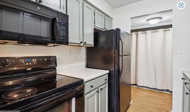 Photo - 3005 Valley Dr