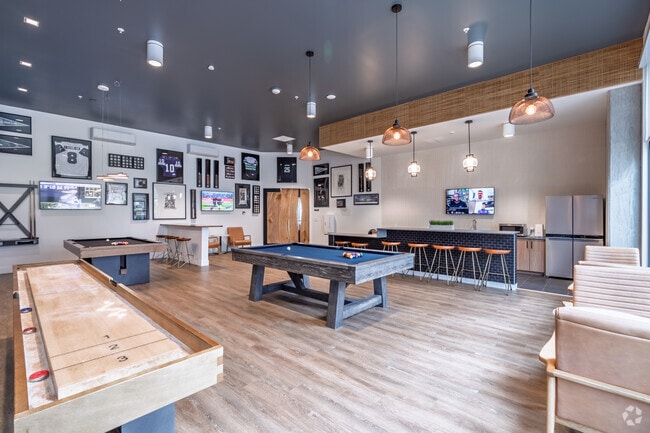 Salón deportivo - The Woods at Alderwood