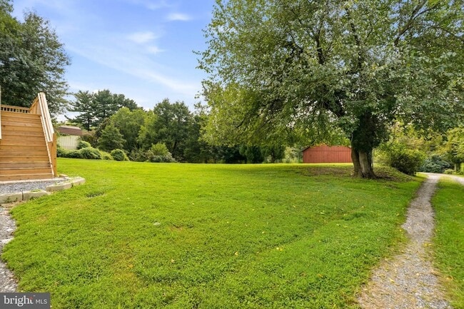Photo - 8643 Ridge Rd