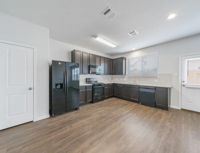 Photo - 22114 Sovereign Hts Ln.