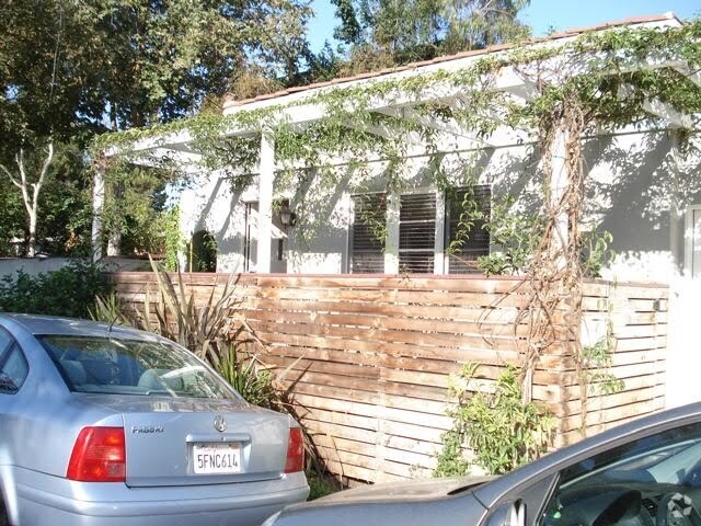 Building Photo - 617 Woodlawn Ave Rental