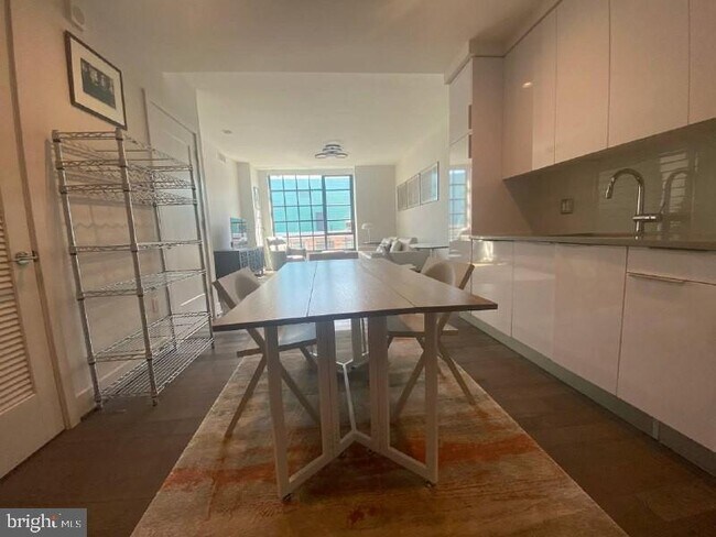 Photo - 45 Sutton Square SW Unit 1111