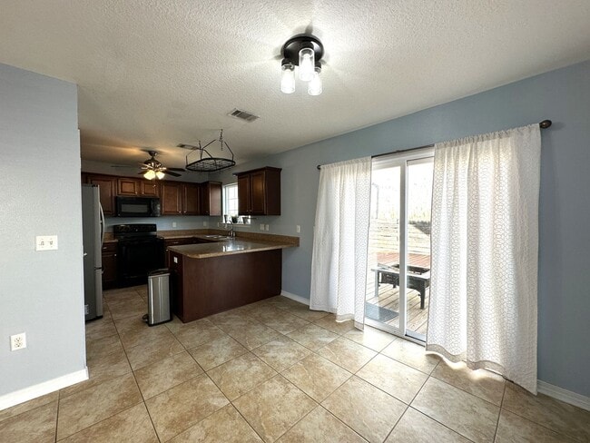 Photo - 417 Eisenhower Dr