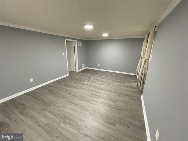 Photo - 5052 Harford Ln